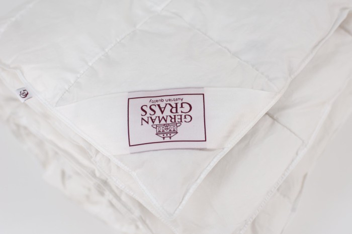 Одеяло ROYAL DOWN GRASS всесезонное “Light” 200х200