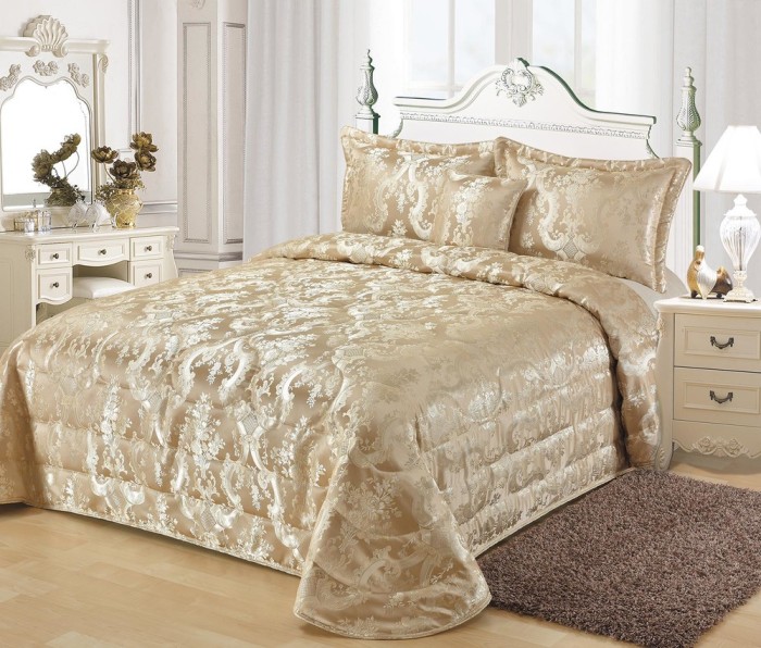 Бенедект (беж) Покрывало 240х260