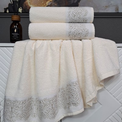 Комплект полотенец Dolce (молоко) 50х90см и 70х140см 