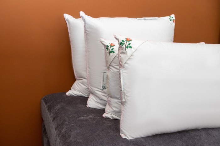 Подушка средняя трехслойная "Женская" 50 х 68 см Nature's