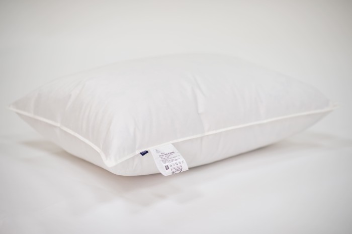 Подушка 4 STARS FAMILIE DOWN средняя 50х68