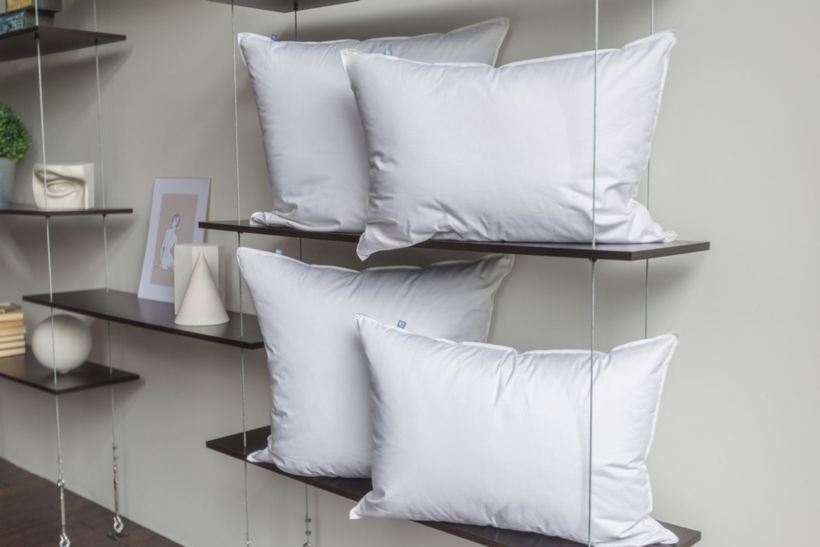 Подушка 3 STARS FAMILIE DOWN упругая 60х60