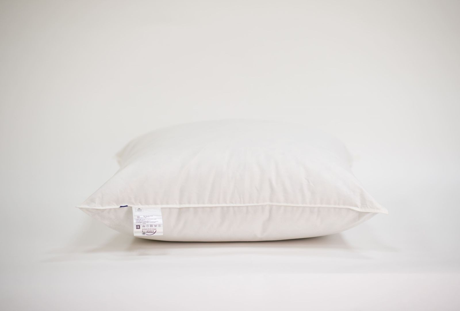 Подушка 3 STARS FAMILIE DOWN упругая 60х60