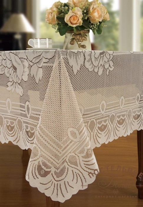 Леонтия (белая) Скатерть Кружево 180х180