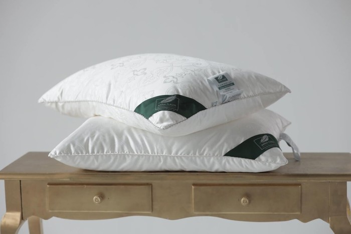 Подушка Anna Flaum NOSTALGIE Kollektion 70х70 см средняя