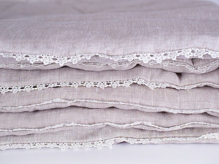 Одеяло"Дивный лен"с кружевом 200х220