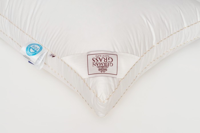 Подушка KING DOWN GRASS трехкамерная 3D средняя с бортиком 50х90