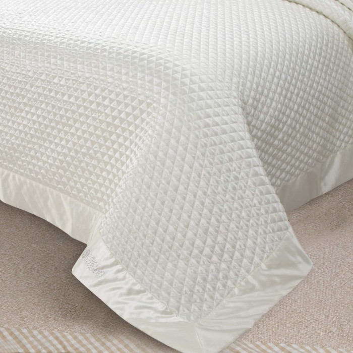 Тринити (молоко) Покрывало 240х260