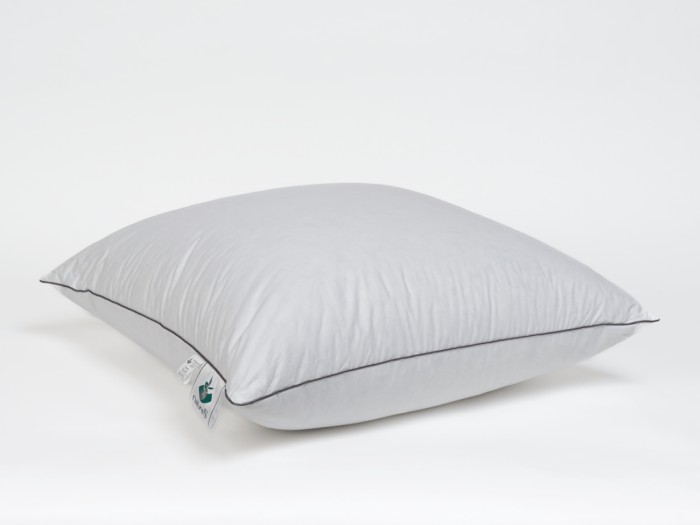 Подушка упругая трехслойная "Мужская" 68 х 68 см Nature's