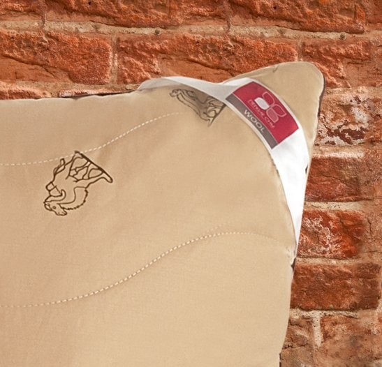 Подушка верблюжья шерсть Верби 70 х 70 см