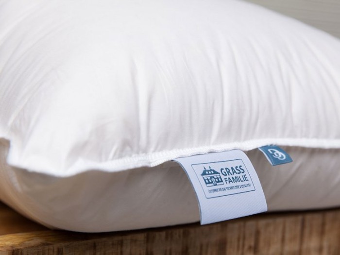 Подушка White Familie Down 68х68 средняя