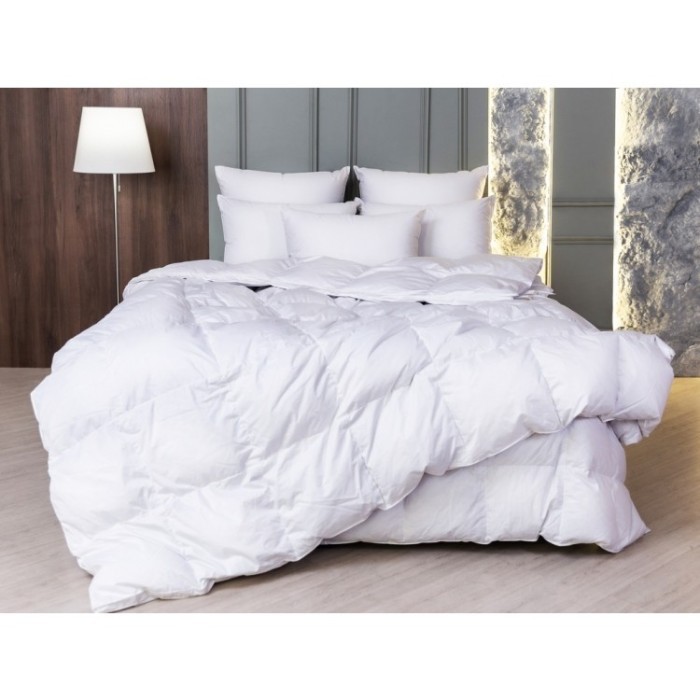 Подушка White Familie Down упругая 68х68 FD-1222