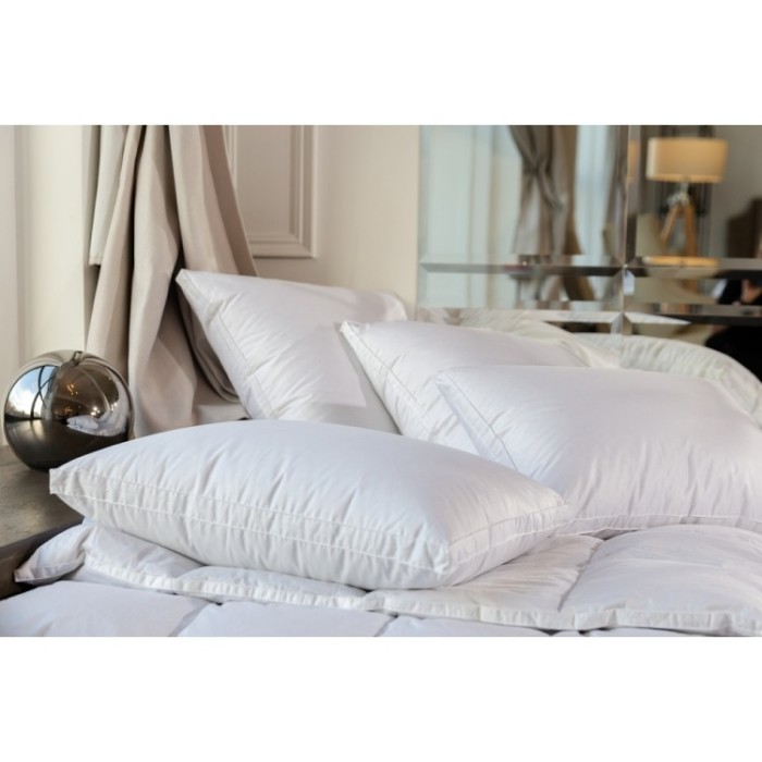 Подушка White Familie Down упругая 68х68 FD-1222