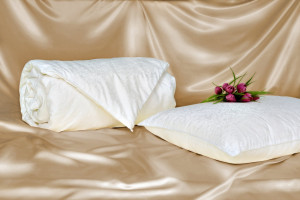 Шёлковое одеяло "Comfort Premium" (среднее 300 г/кв.м) 220x240