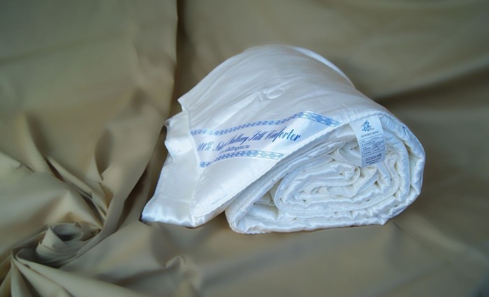 Одеяло "Exclusive" (Mulberry+шелк) 1,5-спальное 140Í205 (среднее 650гр)