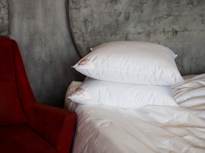 Подушка LUXURY SILK GRASS средняя 68х68