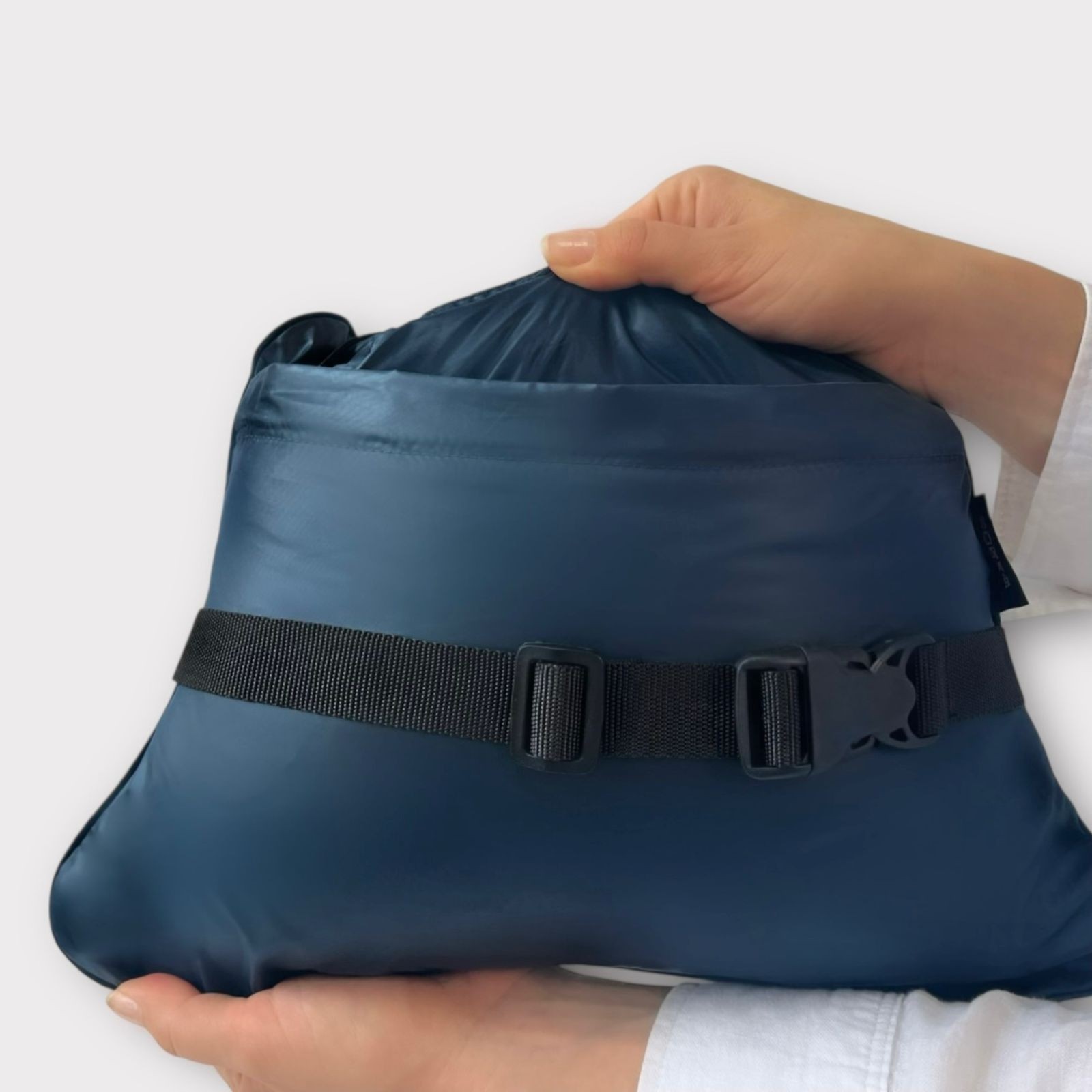 Дорожный плед-пончо пуховый Travel Cape Plaid Grass Navy 130х170