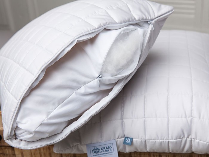 Подушка стеганная на молнии German Grass CAMEL FAMILIE WOOL 50 х 68 см.