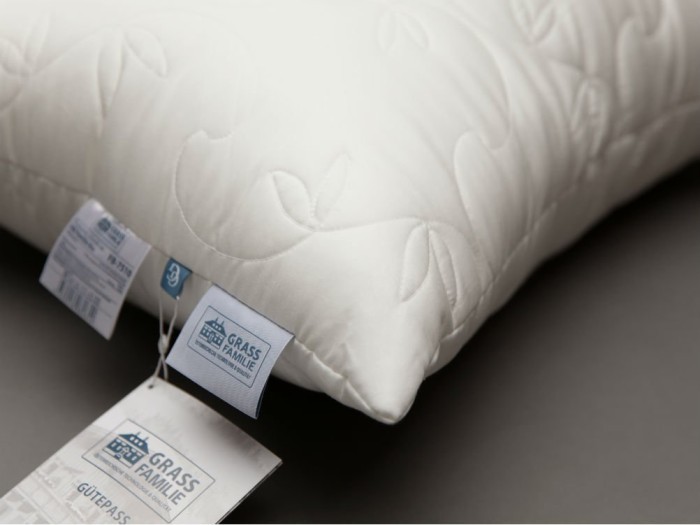 Подушка стеганная на молнии German Grass SILK FAMILIE BIO 50 х 68 см.