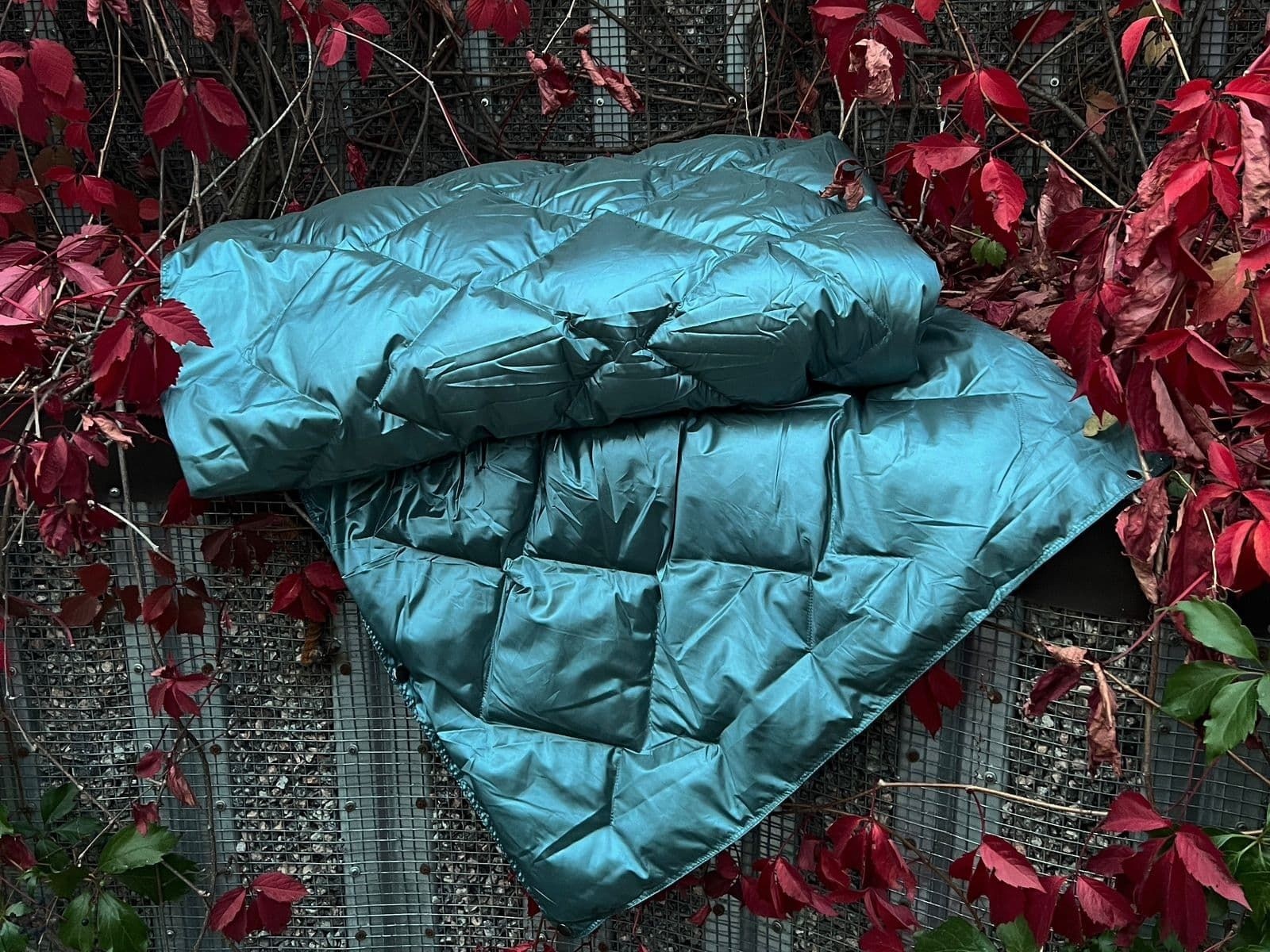 Дорожный плед-пончо пуховый Travel Cape Plaid Grass Aqua 130х170