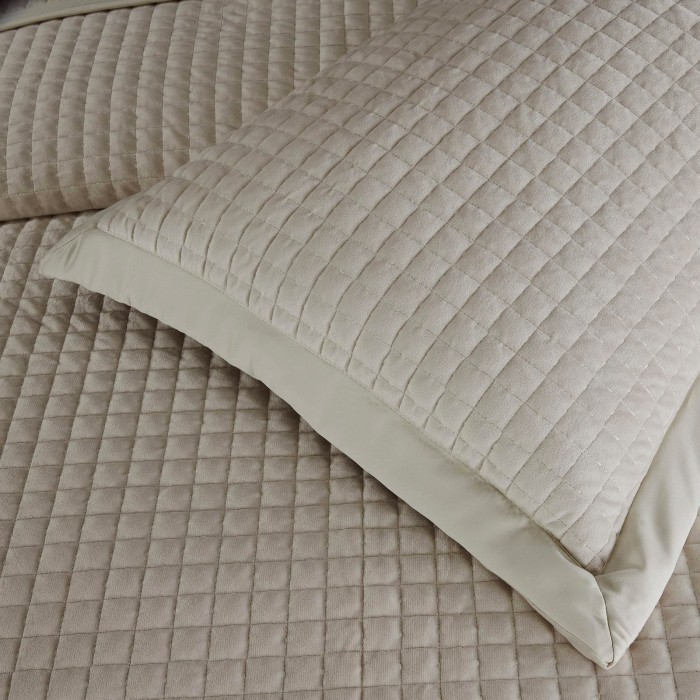 Лоретта (крем) Покрывало 240х260