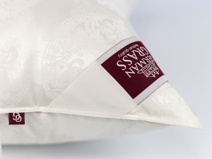 Подушка SILK DOWN GRASS средняя 50х68