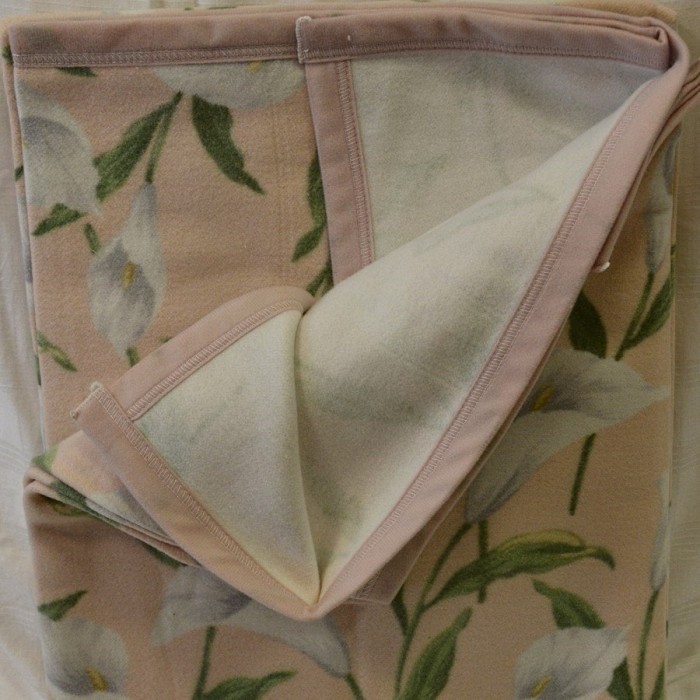 Простыня-покрывало Kamilla Pr-Velur-140-ПерК