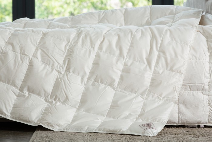 Одеяло GRAND DOWN GRASS всесезонное “Light”  160х220