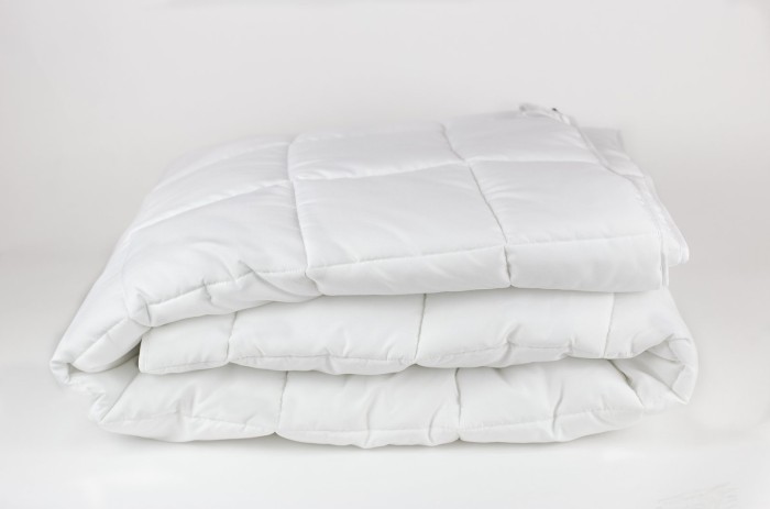 Одеяло FAMILIE ACTIVE LIFE всесезонное 200х220