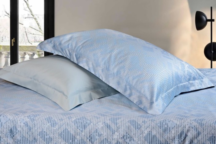 Наволочка однотонная Sharmes «Brook» 70×70 см.