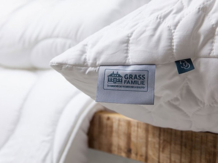 Подушка стеганная на молнии German Grass TENCEL FAMILIE BIO 50 х 68 см. регулируемая